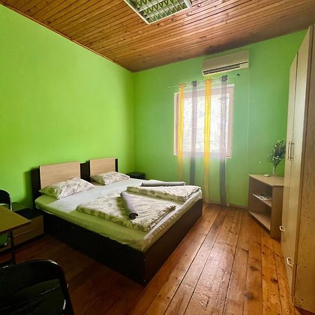 Elegance On A Budget - Rooms For Rent In Sofia Center Dış mekan fotoğraf