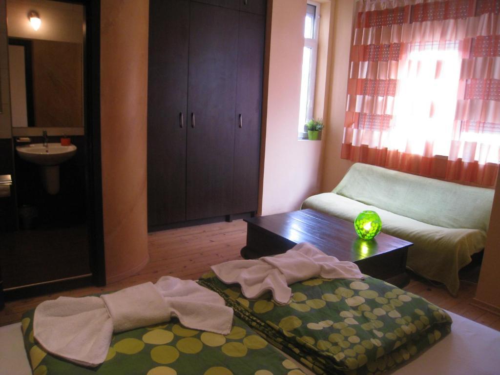 Elegance On A Budget - Rooms For Rent In Sofia Center Oda fotoğraf