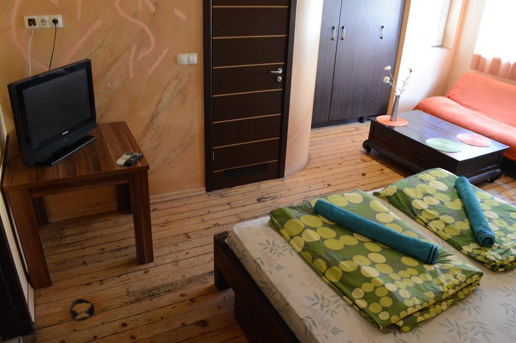Elegance On A Budget - Rooms For Rent In Sofia Center Dış mekan fotoğraf