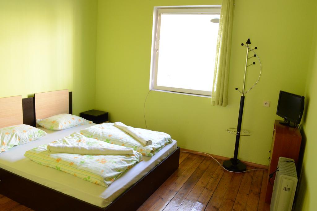 Elegance On A Budget - Rooms For Rent In Sofia Center Dış mekan fotoğraf
