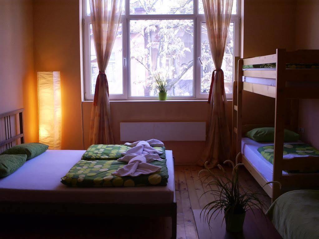 Elegance On A Budget - Rooms For Rent In Sofia Center Dış mekan fotoğraf