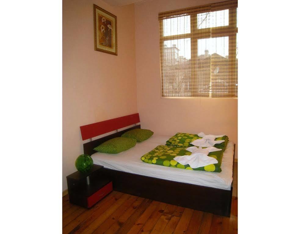 Elegance On A Budget - Rooms For Rent In Sofia Center Dış mekan fotoğraf