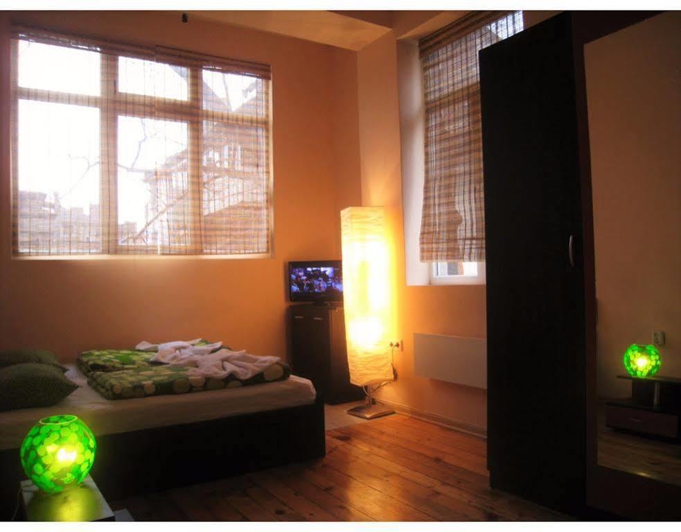 Elegance On A Budget - Rooms For Rent In Sofia Center Dış mekan fotoğraf
