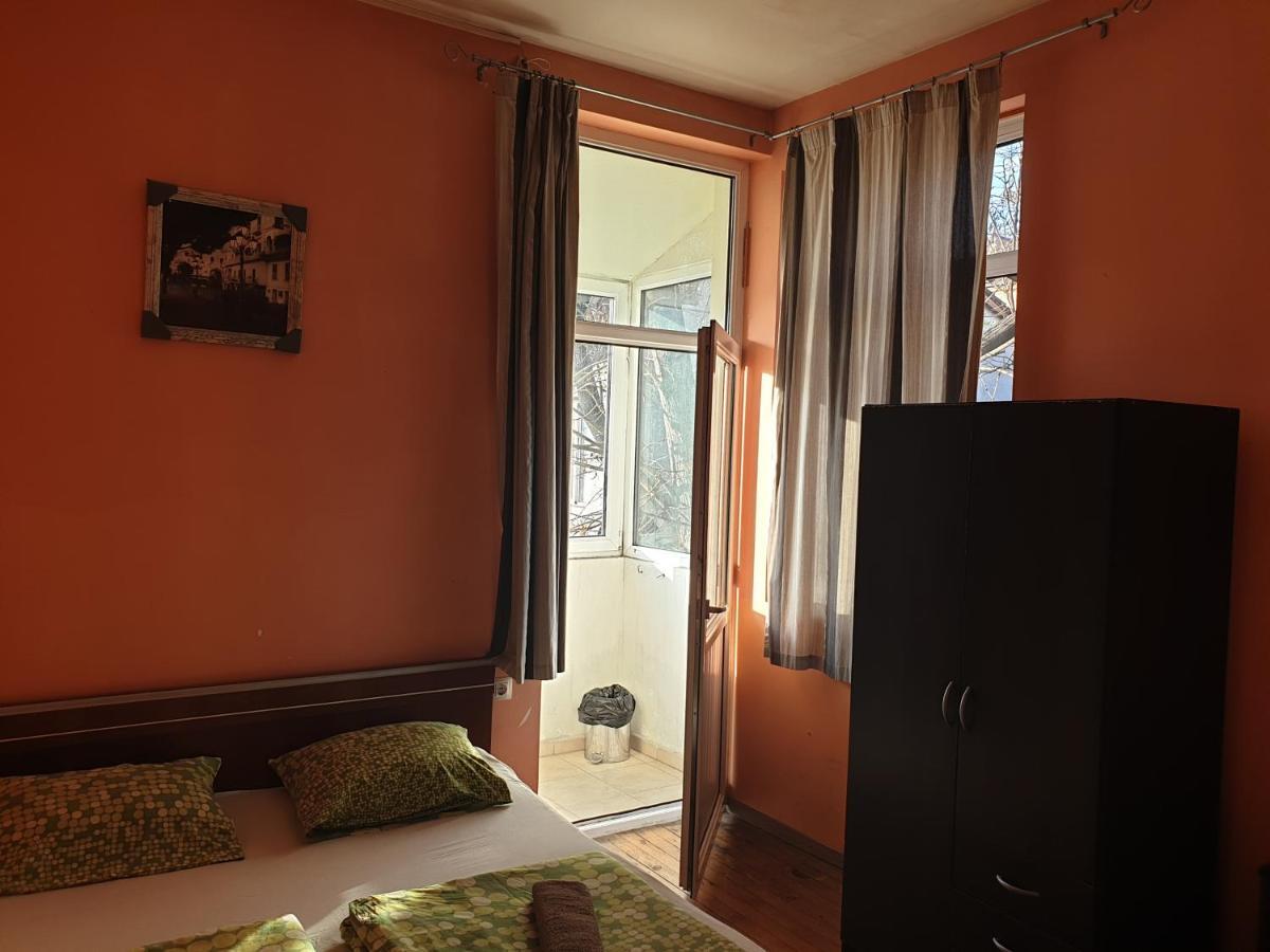 Elegance On A Budget - Rooms For Rent In Sofia Center Dış mekan fotoğraf